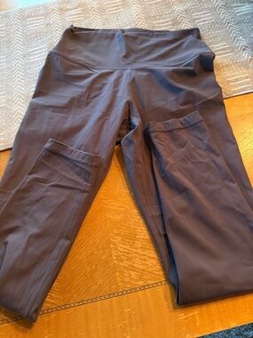 Colorfulkoala Gray Leggings. Size M